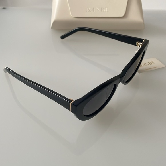 BANBÉ The Estella Black Sunglasses. New With Case. - Picture 5 of 9